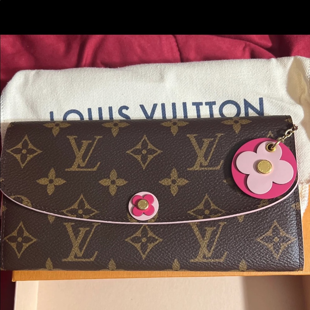 ❌ sold ❌ Louis Vuitton Limited Edition Wallet